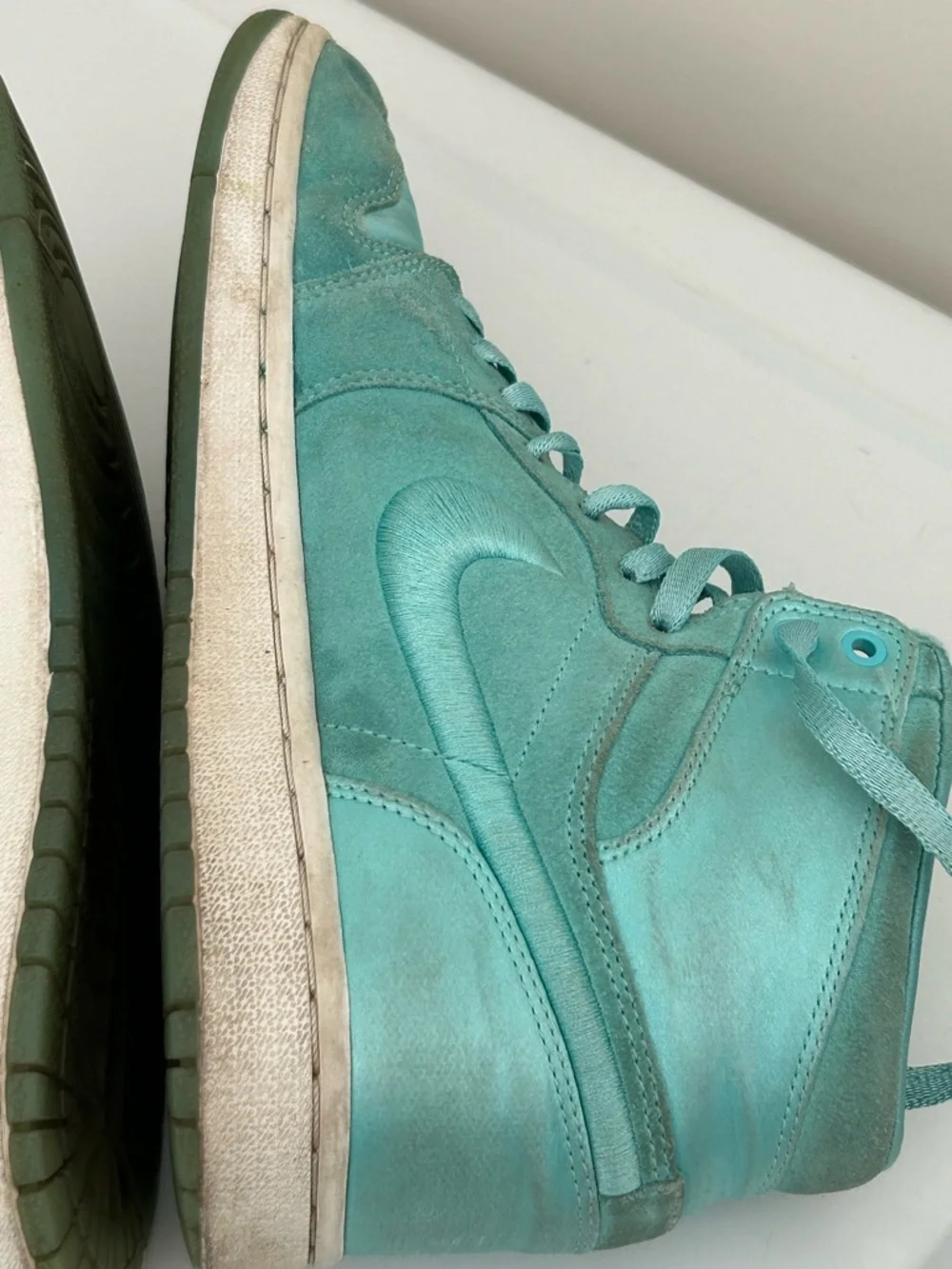 Nike Air Jordan Women’s 1 Retro High Soh  Light Aqua Size 8.5